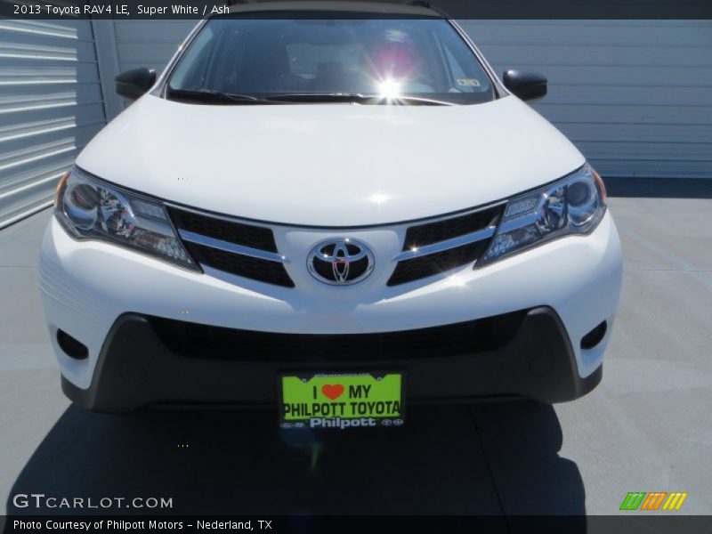 Super White / Ash 2013 Toyota RAV4 LE