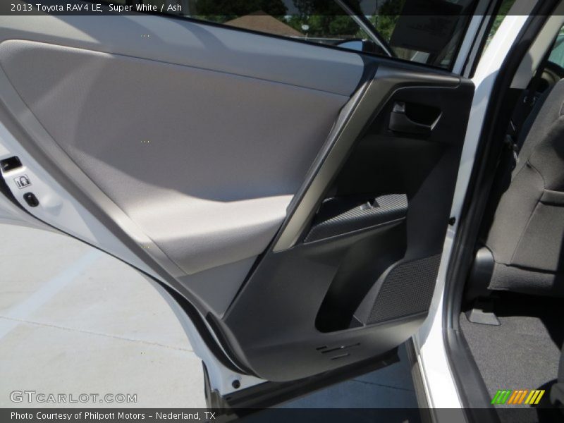 Super White / Ash 2013 Toyota RAV4 LE