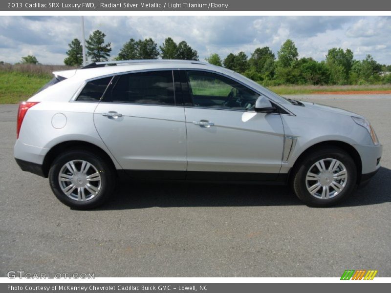  2013 SRX Luxury FWD Radiant Silver Metallic