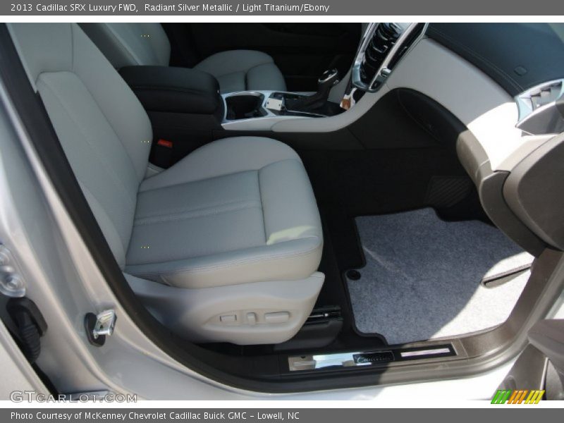 Radiant Silver Metallic / Light Titanium/Ebony 2013 Cadillac SRX Luxury FWD
