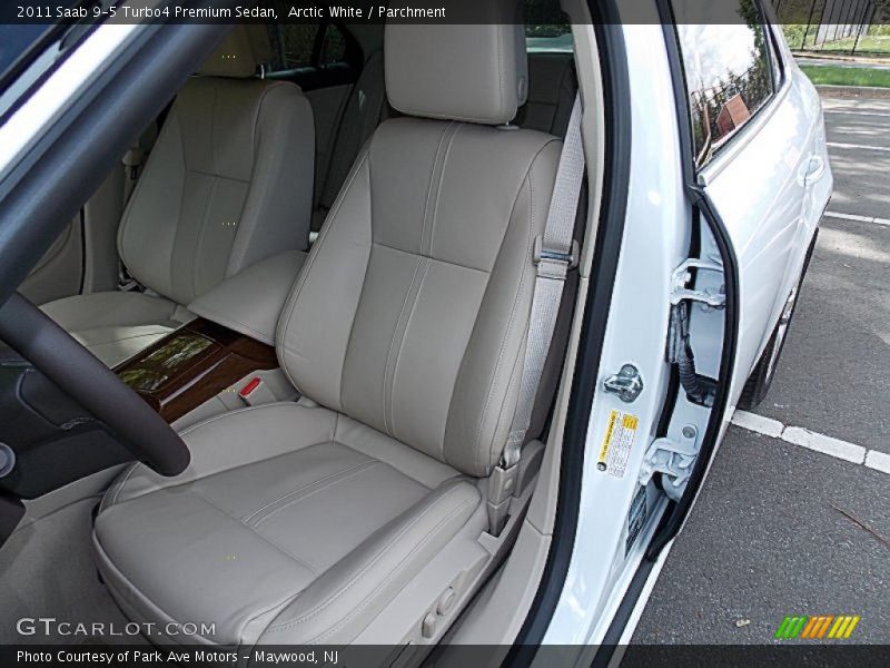Arctic White / Parchment 2011 Saab 9-5 Turbo4 Premium Sedan