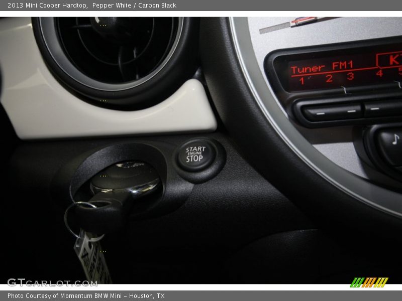 Pepper White / Carbon Black 2013 Mini Cooper Hardtop