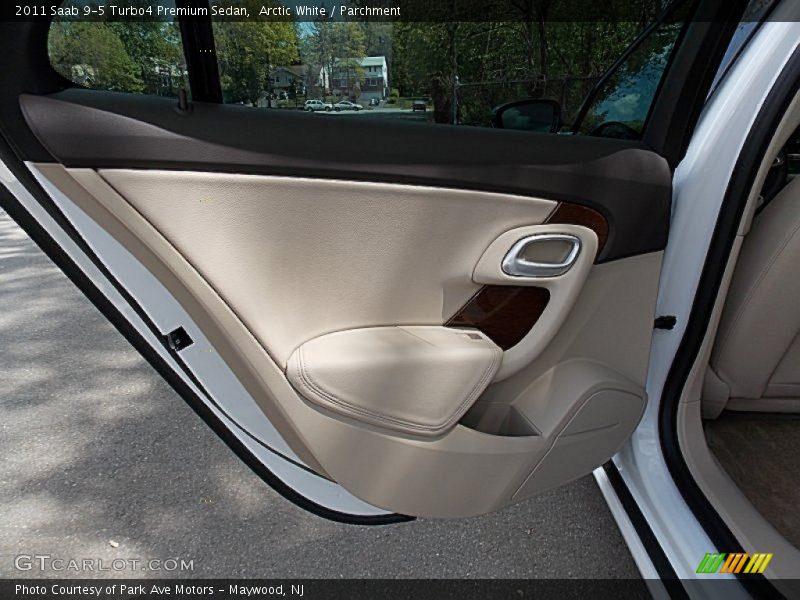 Arctic White / Parchment 2011 Saab 9-5 Turbo4 Premium Sedan