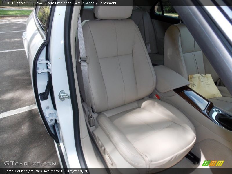 Arctic White / Parchment 2011 Saab 9-5 Turbo4 Premium Sedan