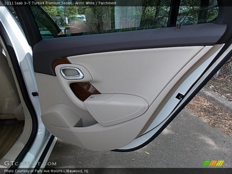 Arctic White / Parchment 2011 Saab 9-5 Turbo4 Premium Sedan
