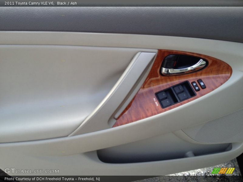 Black / Ash 2011 Toyota Camry XLE V6