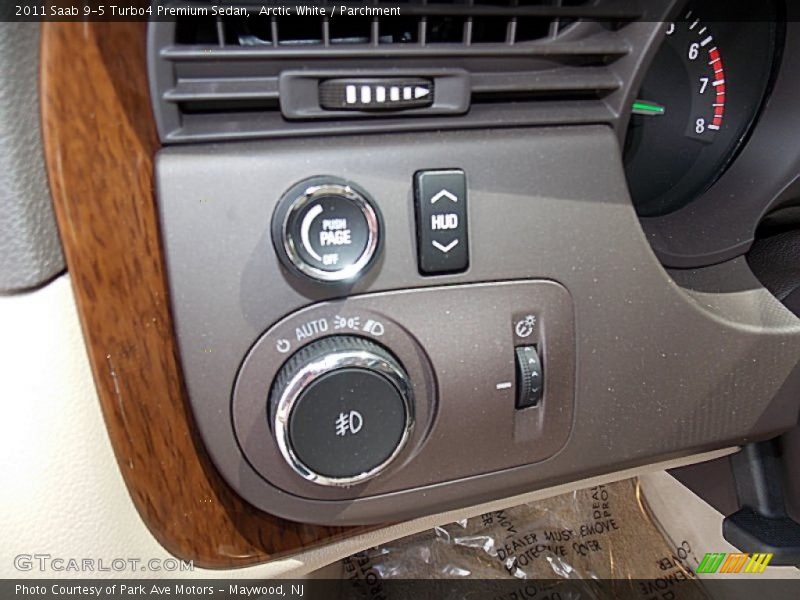 Arctic White / Parchment 2011 Saab 9-5 Turbo4 Premium Sedan
