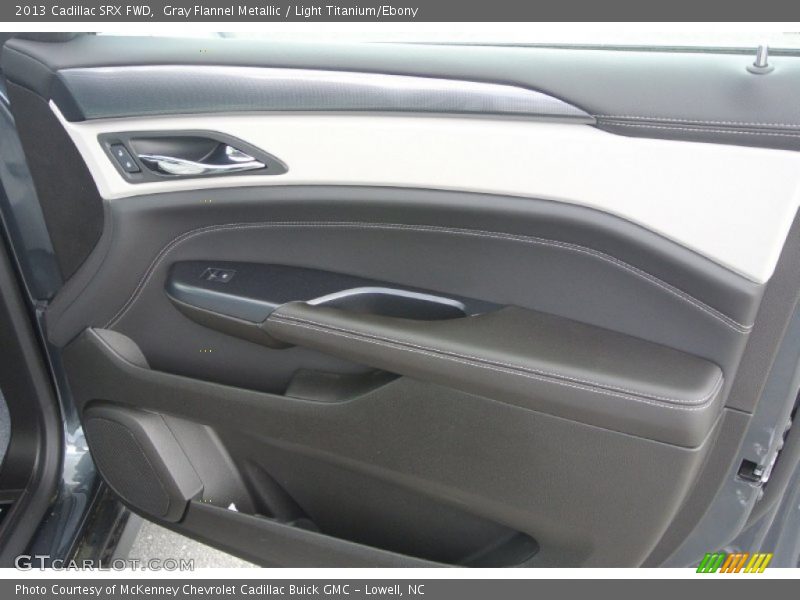Gray Flannel Metallic / Light Titanium/Ebony 2013 Cadillac SRX FWD