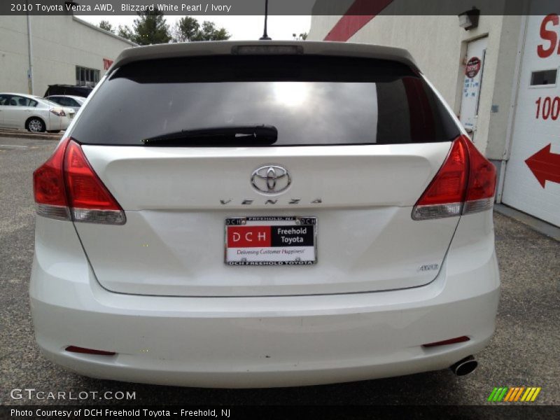 Blizzard White Pearl / Ivory 2010 Toyota Venza AWD