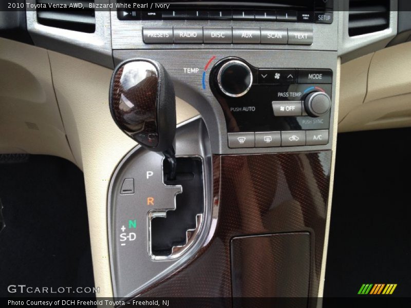 Blizzard White Pearl / Ivory 2010 Toyota Venza AWD
