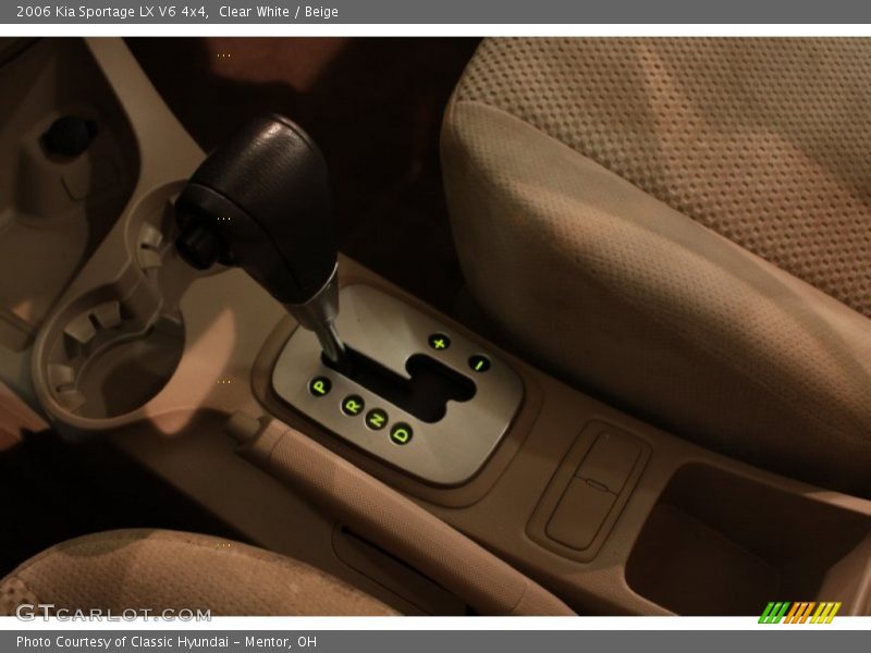 Clear White / Beige 2006 Kia Sportage LX V6 4x4