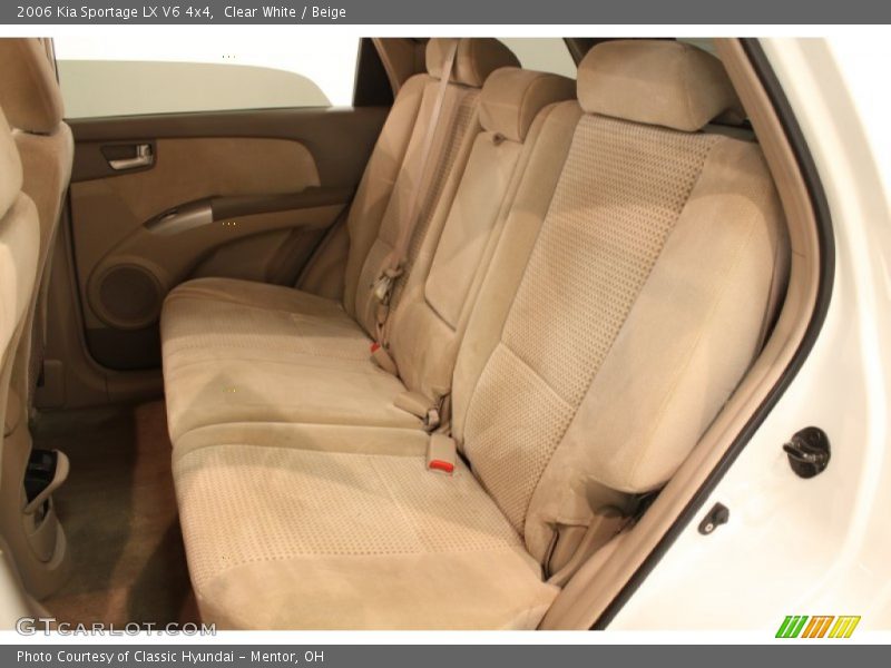 Clear White / Beige 2006 Kia Sportage LX V6 4x4