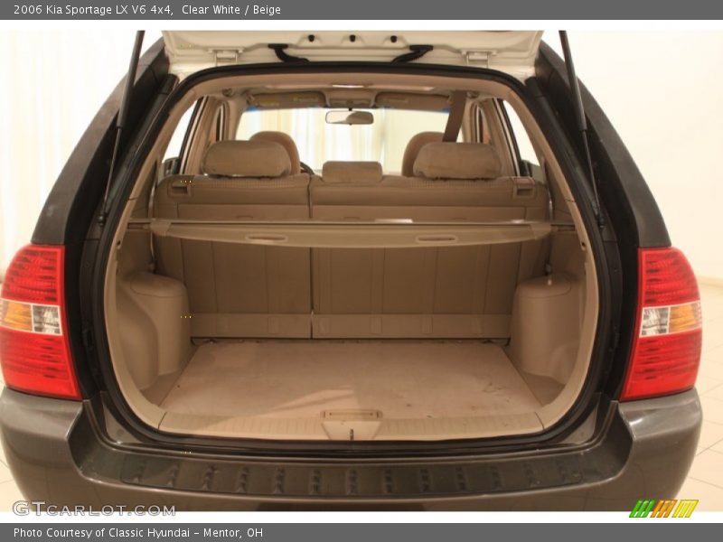 Clear White / Beige 2006 Kia Sportage LX V6 4x4