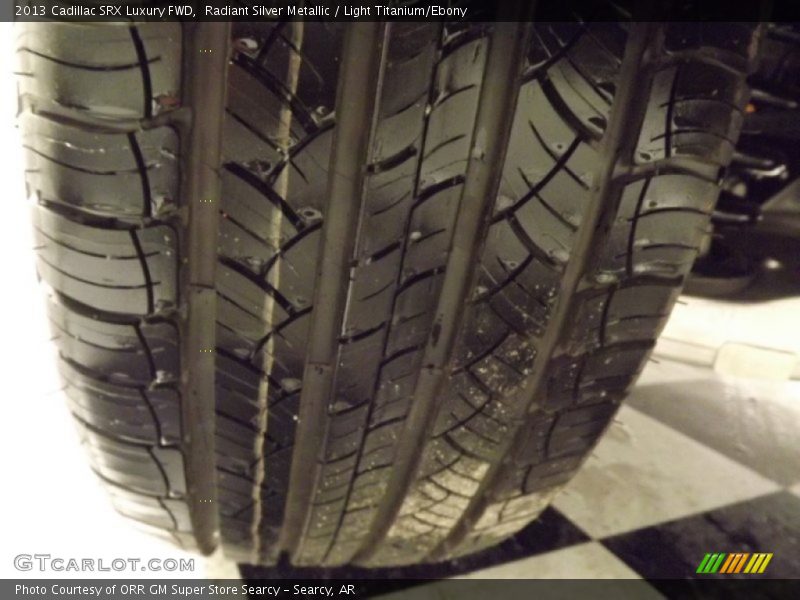 Radiant Silver Metallic / Light Titanium/Ebony 2013 Cadillac SRX Luxury FWD