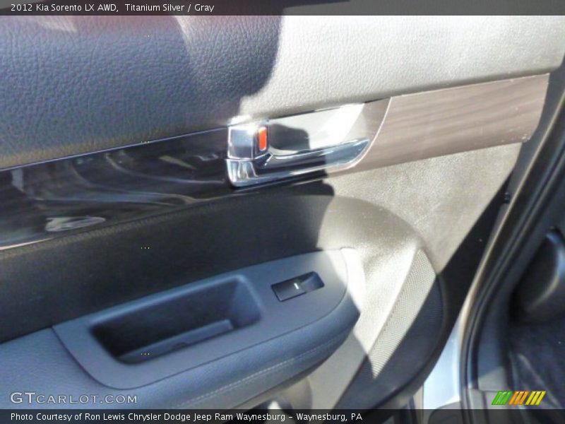 Titanium Silver / Gray 2012 Kia Sorento LX AWD