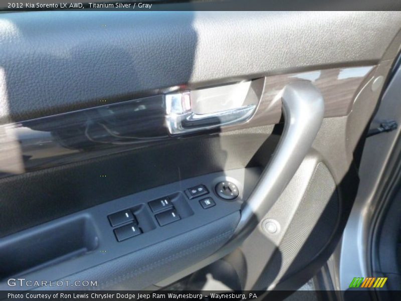 Titanium Silver / Gray 2012 Kia Sorento LX AWD