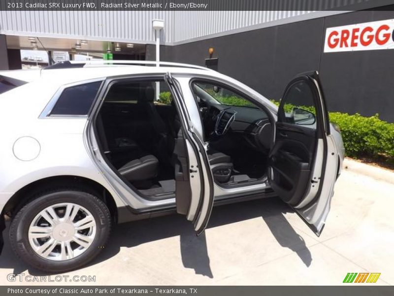 Radiant Silver Metallic / Ebony/Ebony 2013 Cadillac SRX Luxury FWD