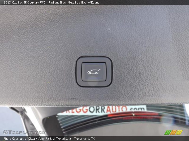 Radiant Silver Metallic / Ebony/Ebony 2013 Cadillac SRX Luxury FWD