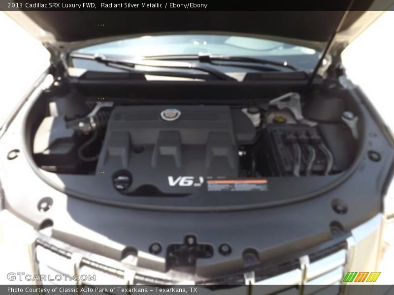 Radiant Silver Metallic / Ebony/Ebony 2013 Cadillac SRX Luxury FWD