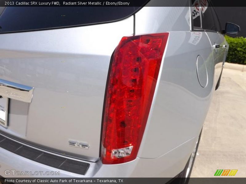 Radiant Silver Metallic / Ebony/Ebony 2013 Cadillac SRX Luxury FWD