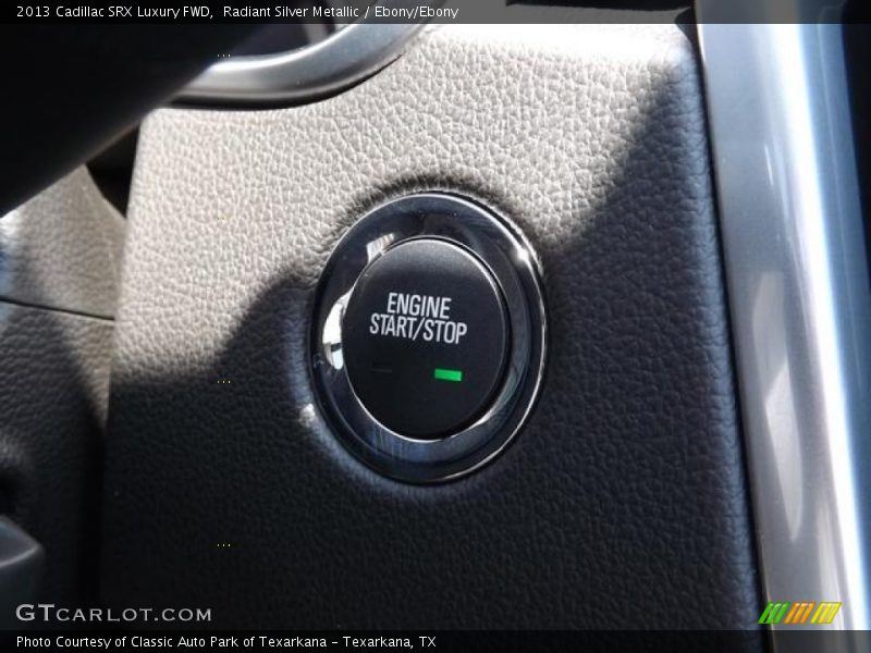 Radiant Silver Metallic / Ebony/Ebony 2013 Cadillac SRX Luxury FWD