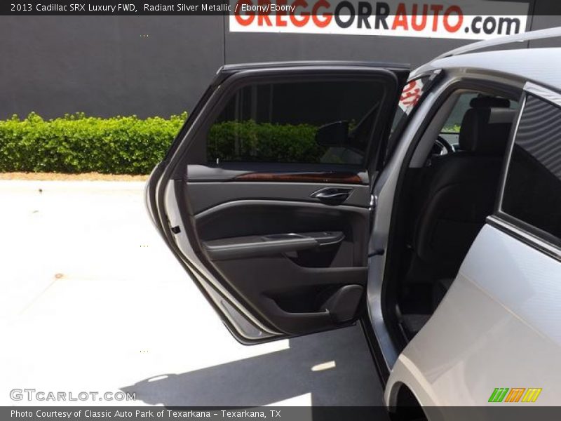 Radiant Silver Metallic / Ebony/Ebony 2013 Cadillac SRX Luxury FWD