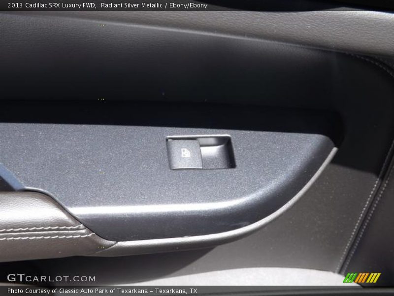 Radiant Silver Metallic / Ebony/Ebony 2013 Cadillac SRX Luxury FWD