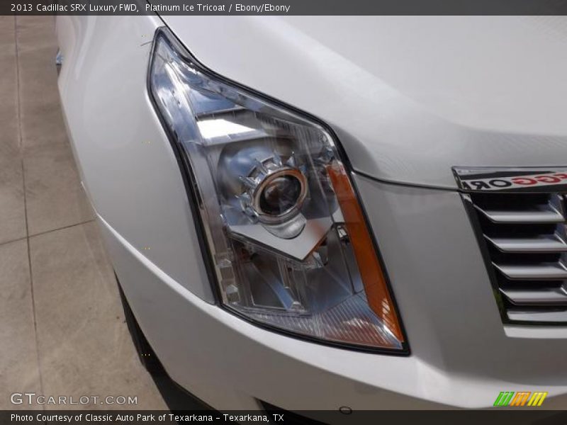 Platinum Ice Tricoat / Ebony/Ebony 2013 Cadillac SRX Luxury FWD