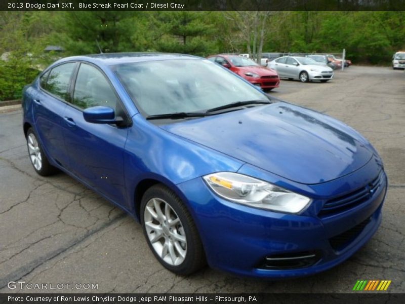 Front 3/4 View of 2013 Dart SXT