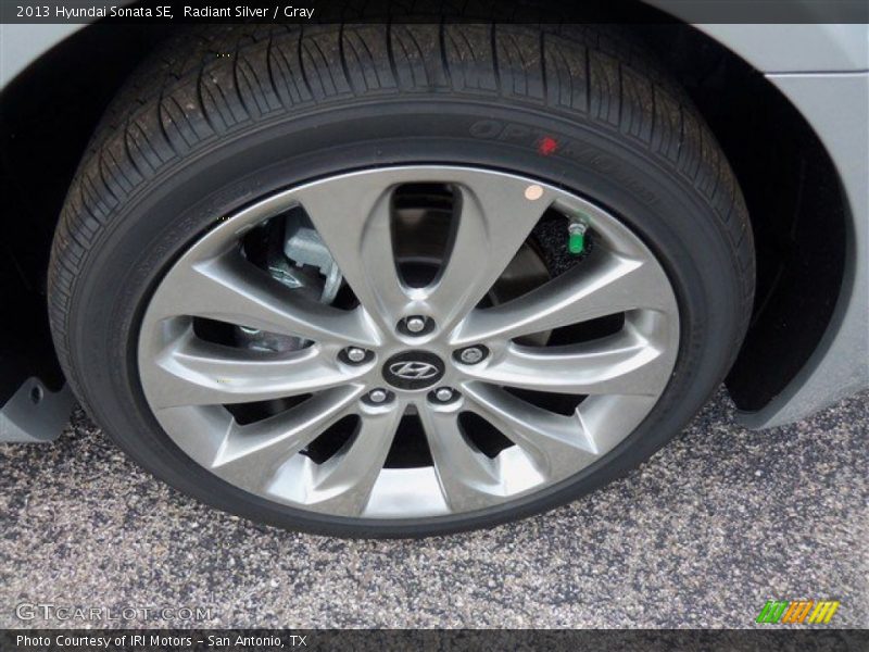 Radiant Silver / Gray 2013 Hyundai Sonata SE