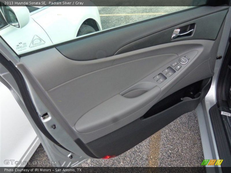 Radiant Silver / Gray 2013 Hyundai Sonata SE