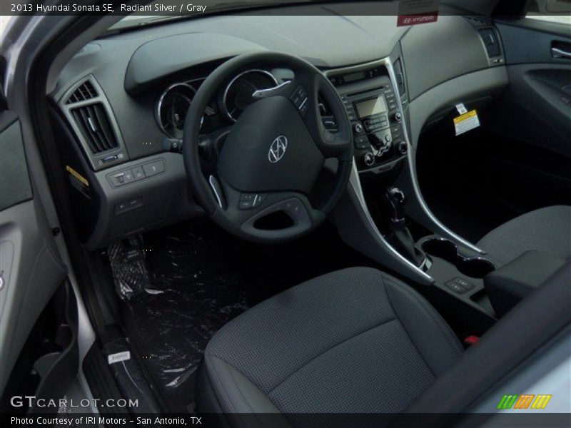Radiant Silver / Gray 2013 Hyundai Sonata SE