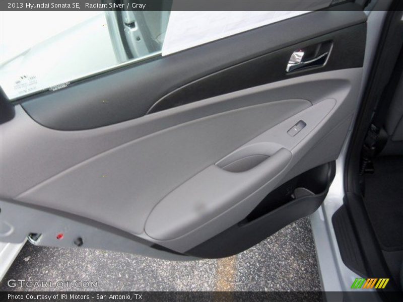 Radiant Silver / Gray 2013 Hyundai Sonata SE