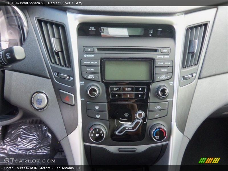 Radiant Silver / Gray 2013 Hyundai Sonata SE