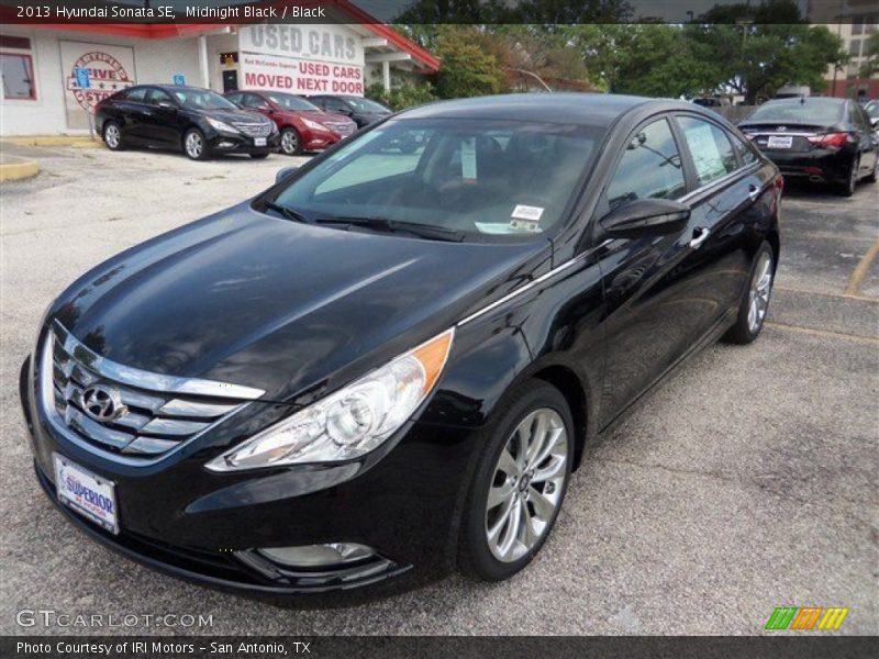 Midnight Black / Black 2013 Hyundai Sonata SE