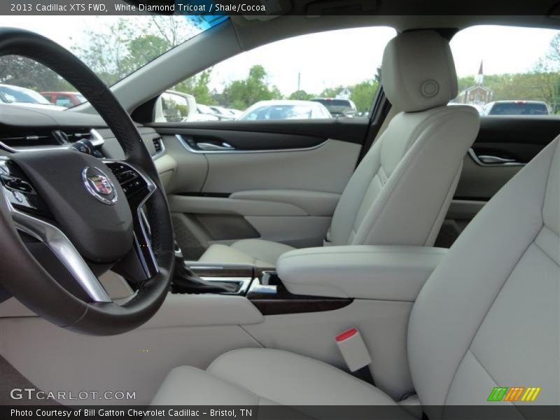 White Diamond Tricoat / Shale/Cocoa 2013 Cadillac XTS FWD
