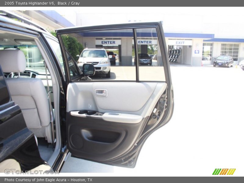 Black / Gray 2005 Toyota Highlander V6