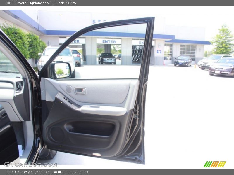 Black / Gray 2005 Toyota Highlander V6