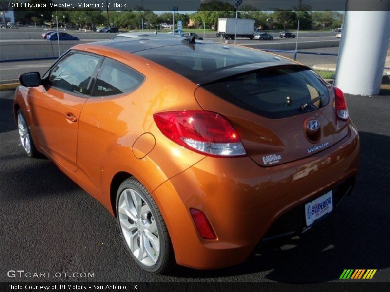 Vitamin C / Black 2013 Hyundai Veloster