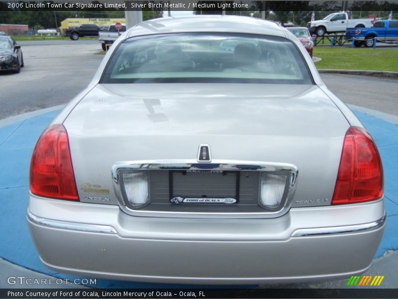 Silver Birch Metallic / Medium Light Stone 2006 Lincoln Town Car Signature Limited