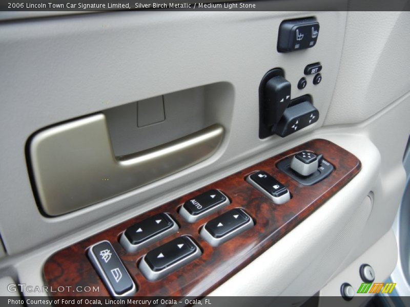 Silver Birch Metallic / Medium Light Stone 2006 Lincoln Town Car Signature Limited