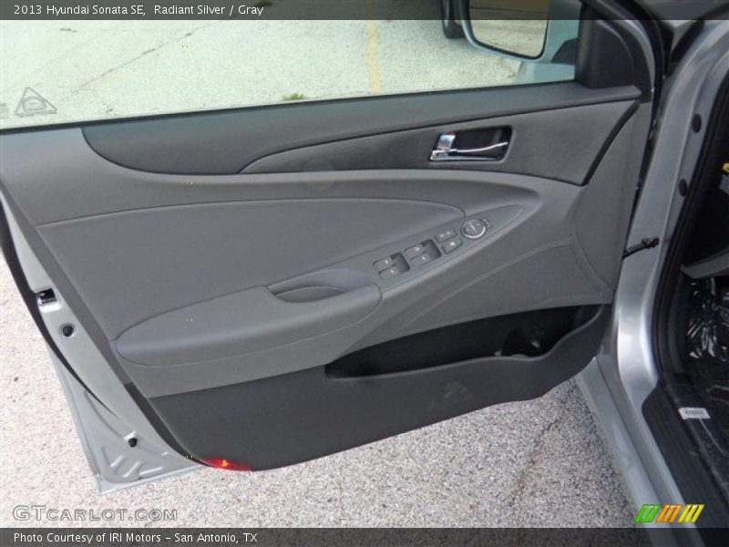Radiant Silver / Gray 2013 Hyundai Sonata SE