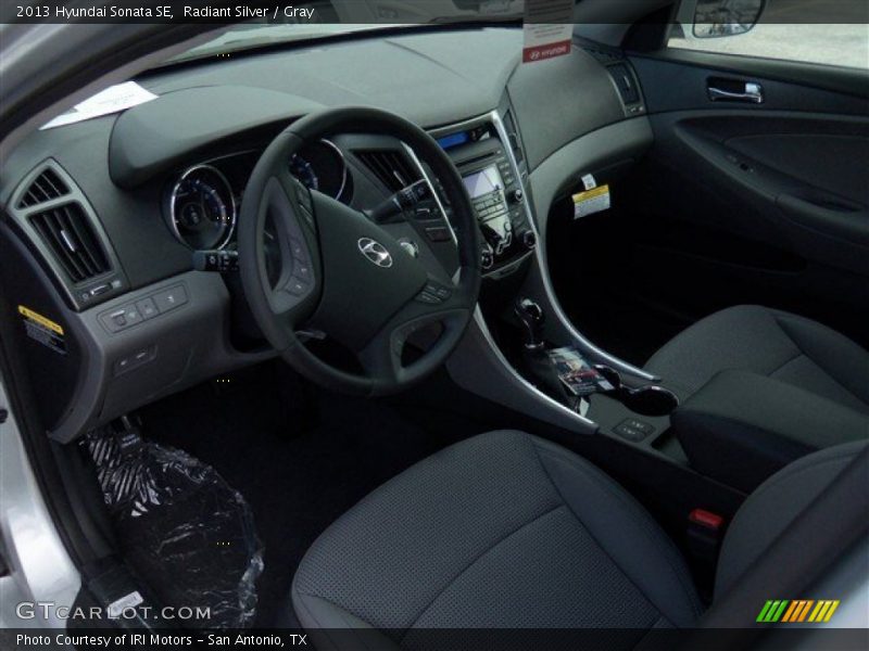 Radiant Silver / Gray 2013 Hyundai Sonata SE