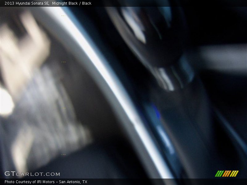 Midnight Black / Black 2013 Hyundai Sonata SE