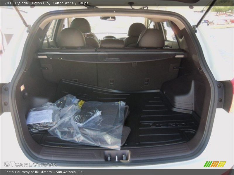 Cotton White / Taupe 2013 Hyundai Tucson GLS