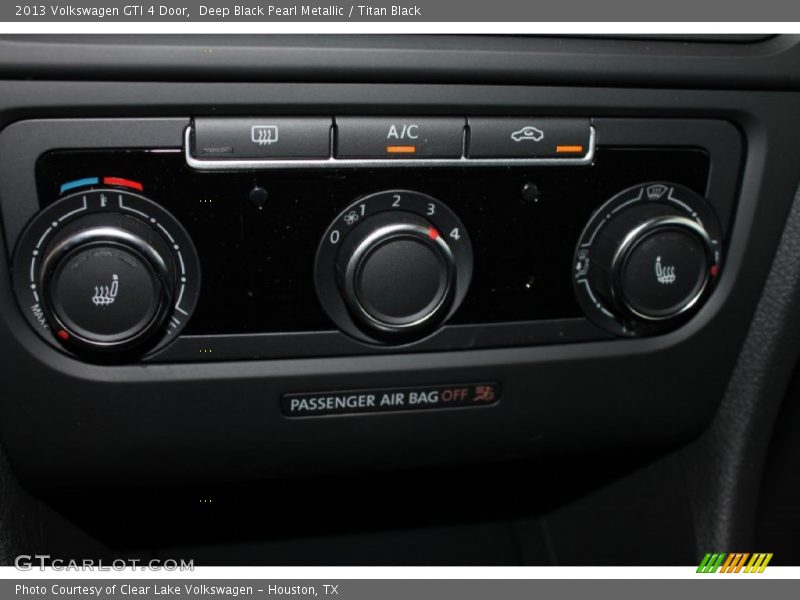 Deep Black Pearl Metallic / Titan Black 2013 Volkswagen GTI 4 Door