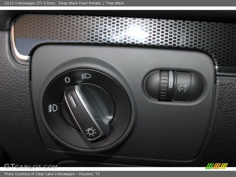 Deep Black Pearl Metallic / Titan Black 2013 Volkswagen GTI 4 Door