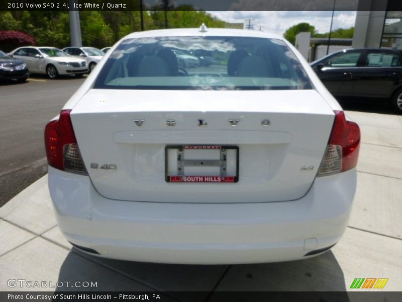 Ice White / Quartz 2010 Volvo S40 2.4i