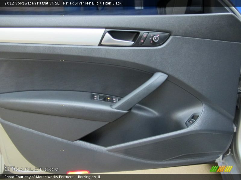 Reflex Silver Metallic / Titan Black 2012 Volkswagen Passat V6 SE