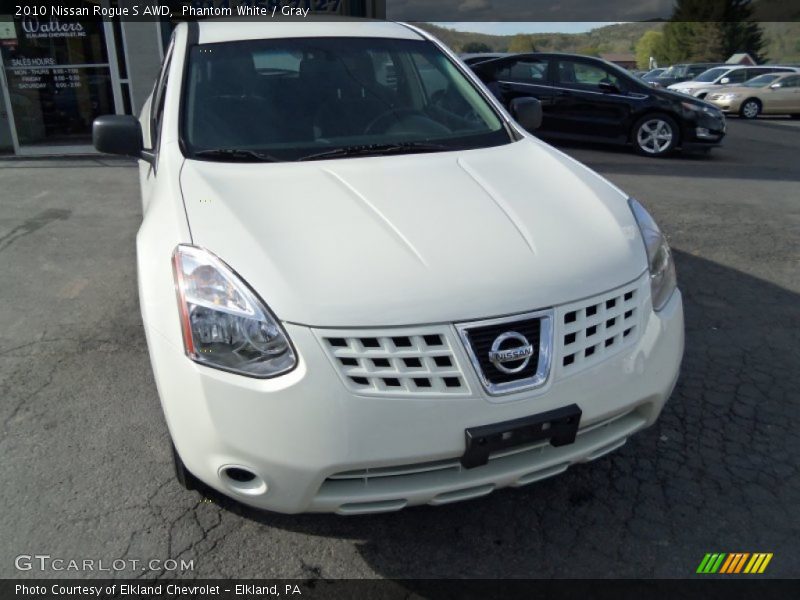 Phantom White / Gray 2010 Nissan Rogue S AWD